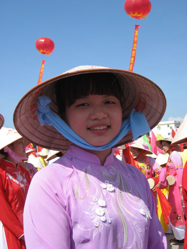 (组图)哈节上的美丽京族姑娘